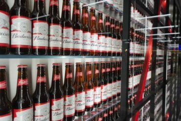 AB InBev увеличила продажи пива в третьем квартале, несмотря на падение спроса в Европе
